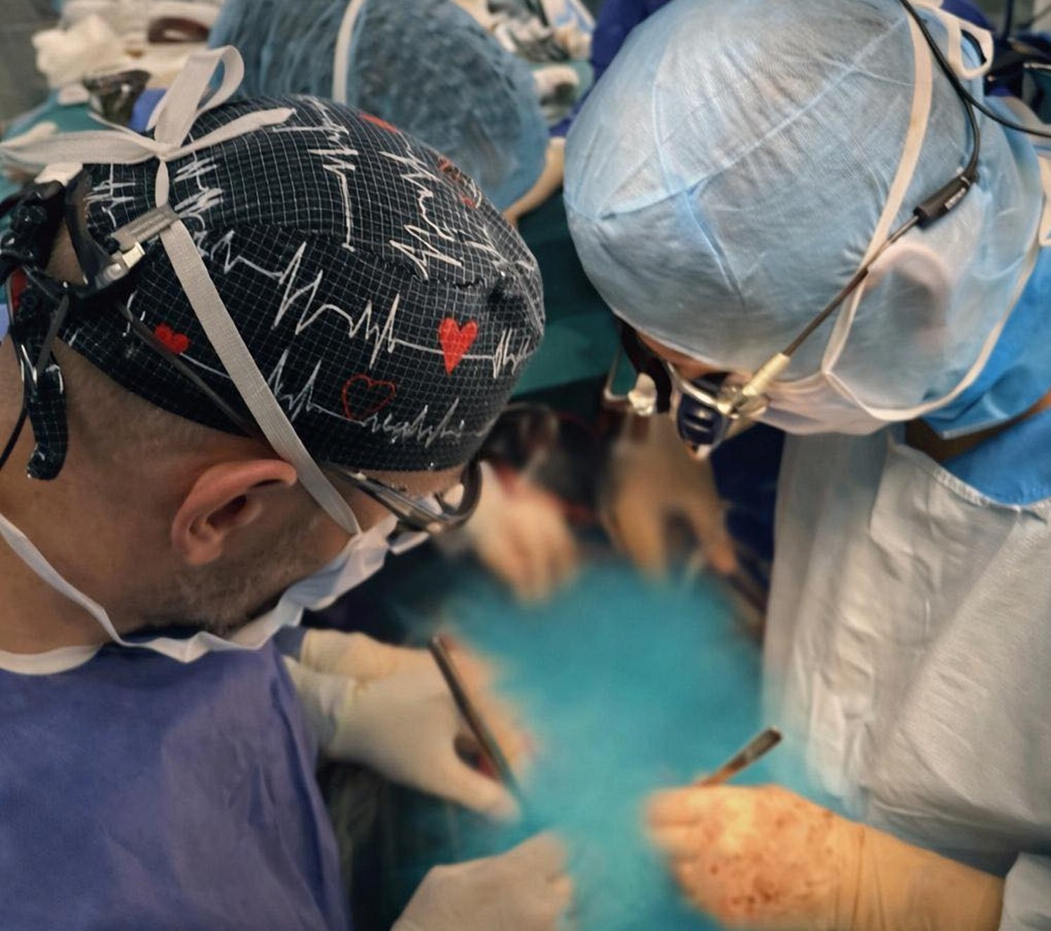 Campanie de transplanturi în plină desfășurare: două intervenții majore în Craiova și Satu Mare oferă speranță pentru pacienți aflați pe lista de așteptare O serie de intervenții de prelevare de organe realizate recent în Craiova și Satu Mare marchează un moment important în eforturile naționale de a salva vieți
