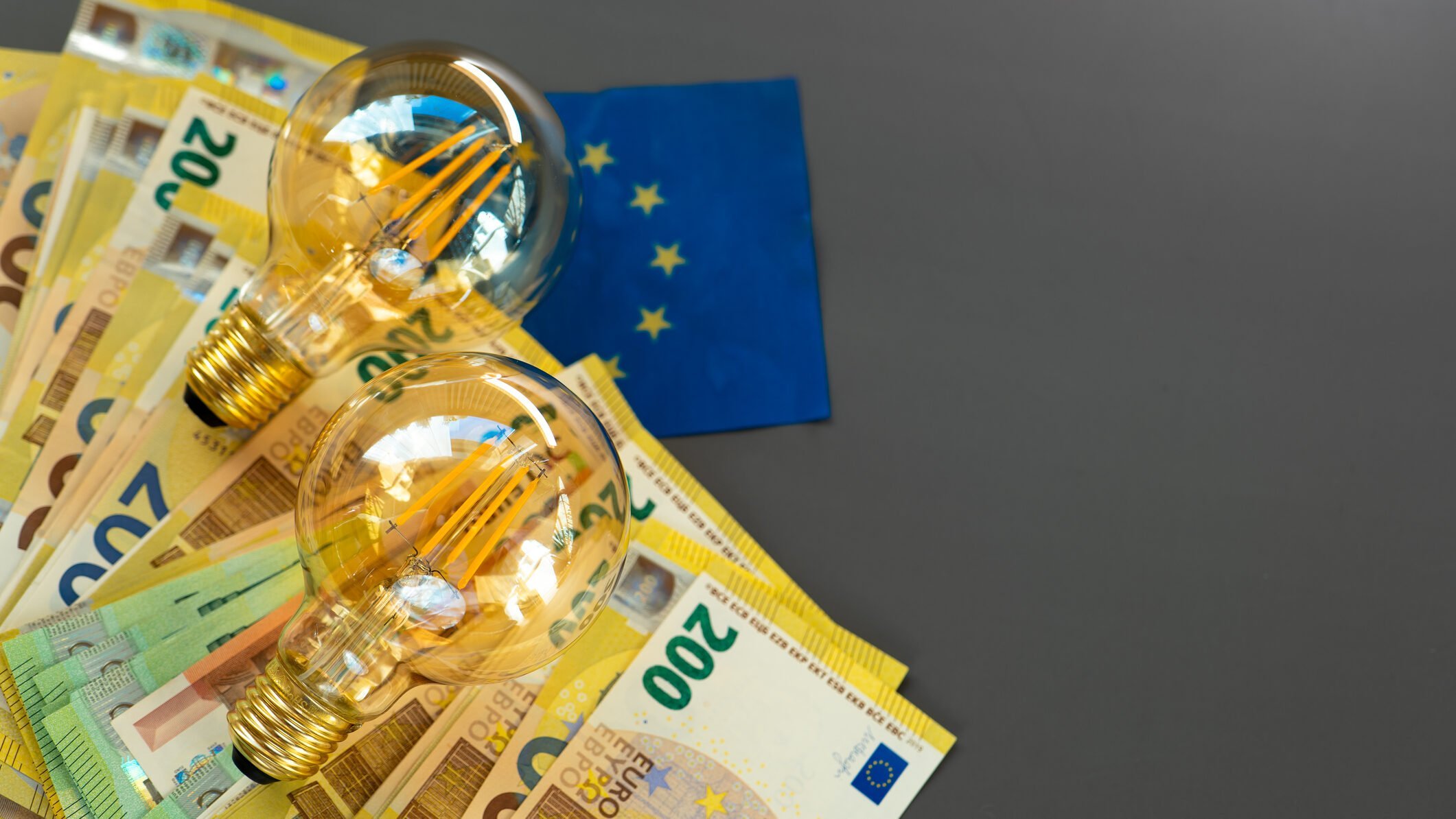 Bruxellesul caută soluții rapide pentru sprijinirea industriei europene în contextul creșterii alarmante a prețurilor la energie