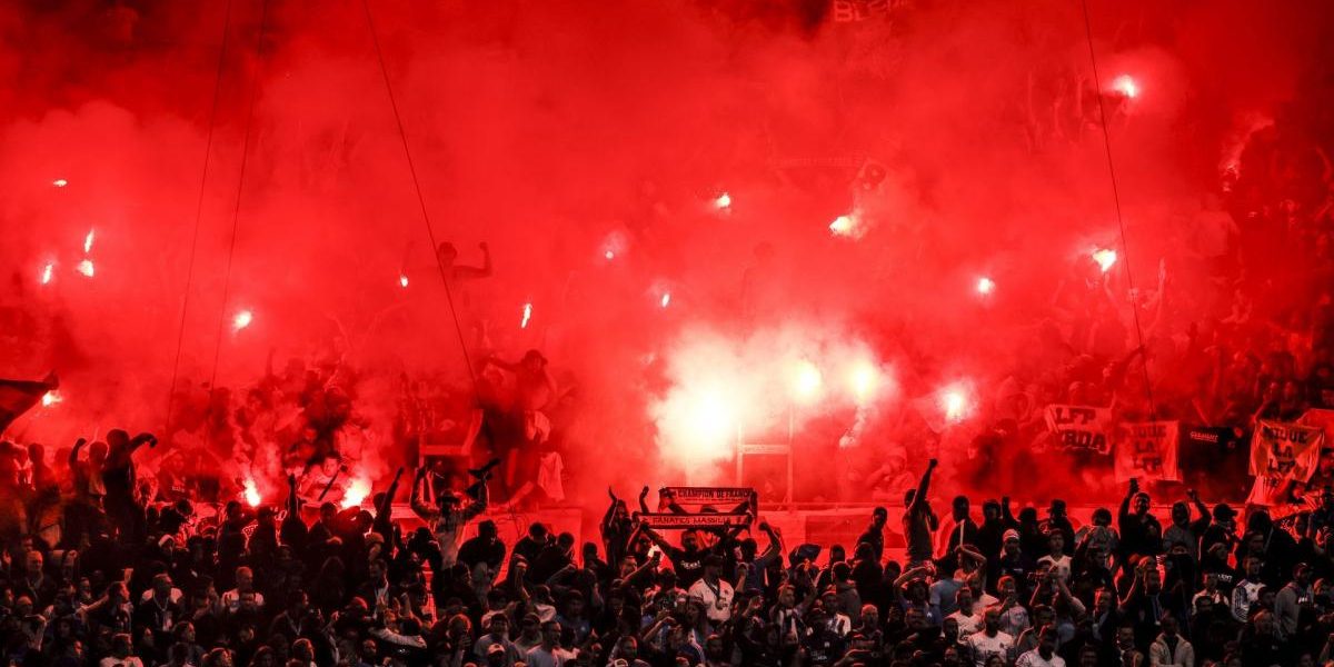 Suporteri furioși pe jucători: scandări și huiduieli la meci