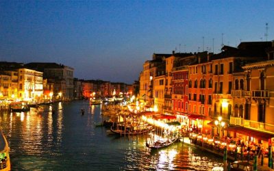 UE amenință cu sancțiuni Bienalei de la Veneția pentru revenirea Rusiei