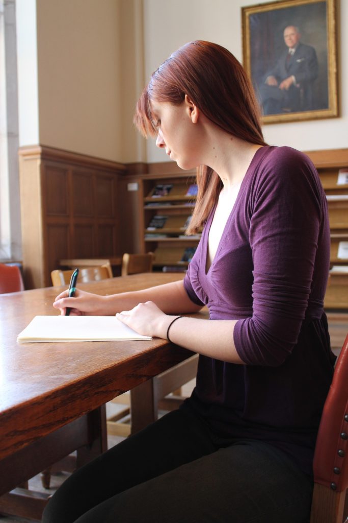 O studentă chiar în pragul examenelor de la Universitatea de Medicină și Farmacie din Iași a ales să-și transforme în mod inexplicabil încăperea de închiriere într-o mică battleground legal, refuzând categoric să părăsească apartamentul pe care l-a închiriat în 2024