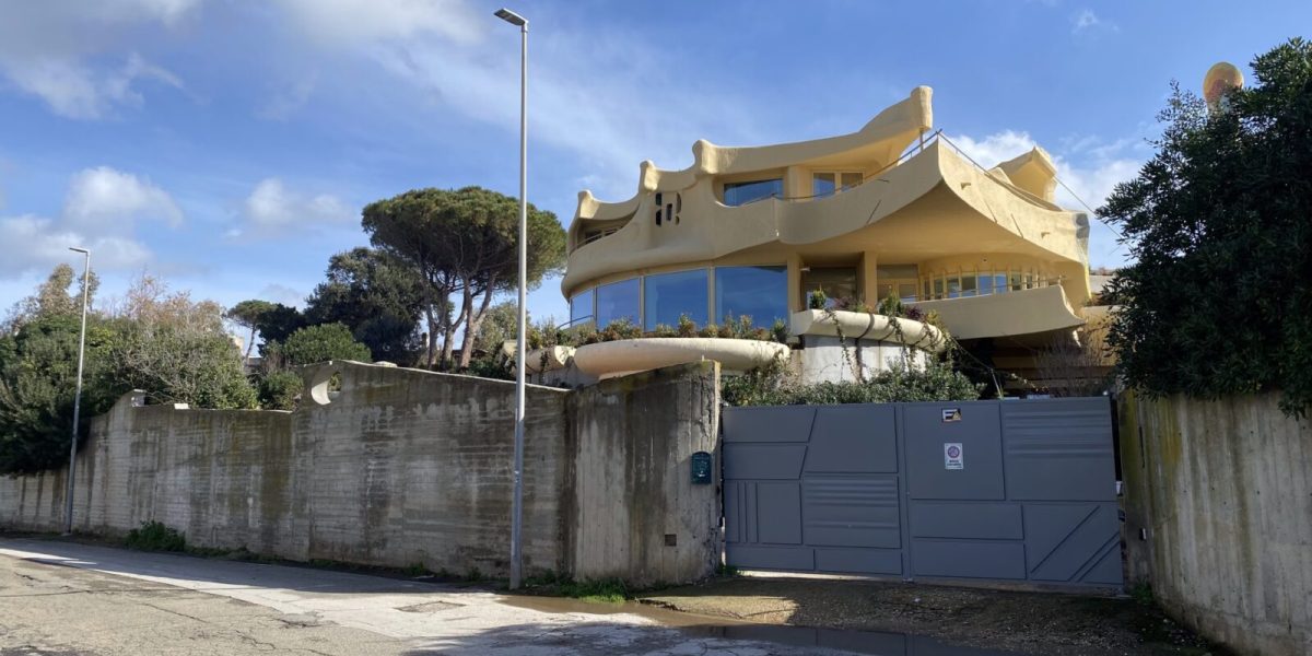 Negoiță: Vila părinților din Italia, bani din activitate economică, fără legături cu statul