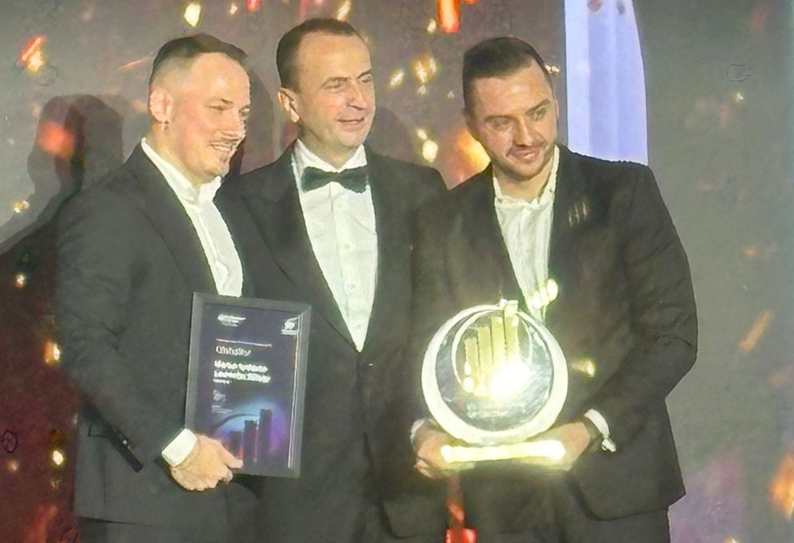 Cei doi antreprenori români, care au transformat o aplicație de chat în cel mai valoros startup din tehnologie al țării, sunt pe val