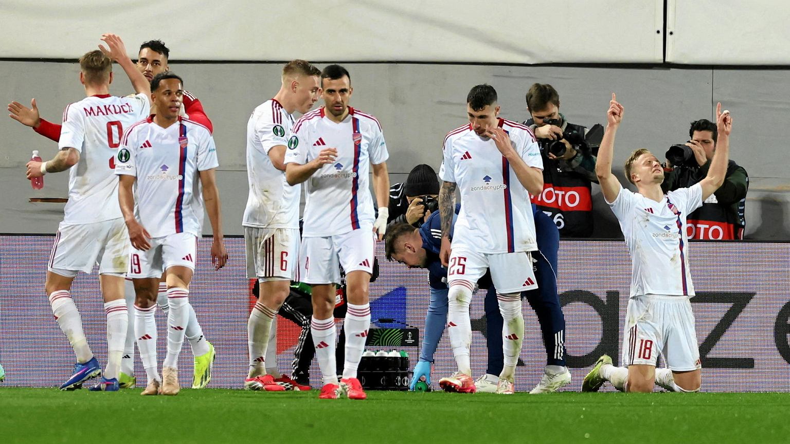 Raków Częstochowa se află în pragul celui mai important moment din istoria sa europeană, având șansa de a avansa în sferturile de finală ale Ligii Conference UEFA