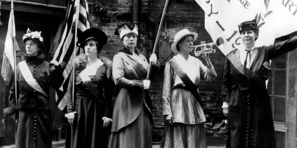 8 Martie înainte, femeile protestau pentru drepturi, nu pentru flori