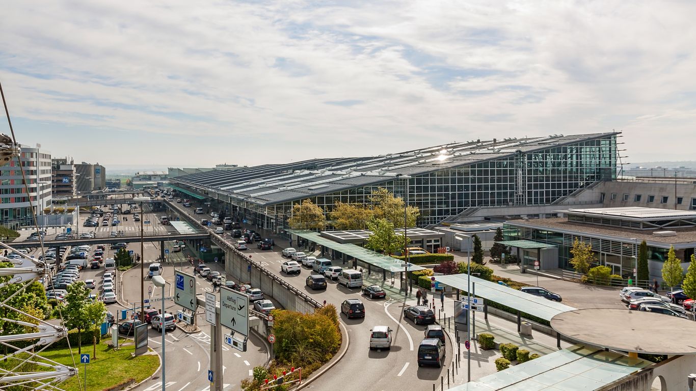 Român, JEFUIT pe aeroportul din Stuttgart: A plătit o SUMĂ imensă, deși avea bilet!