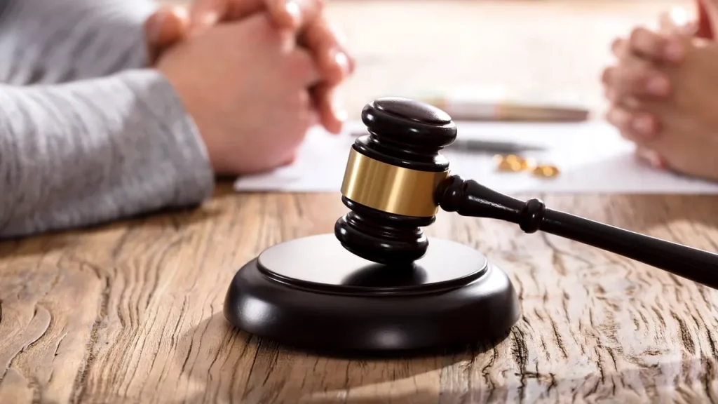 Utilizarea inteligenței artificiale în sistemul judiciar din Statele Unite devine tot mai frecventă, însă rămâne plină de controverse
