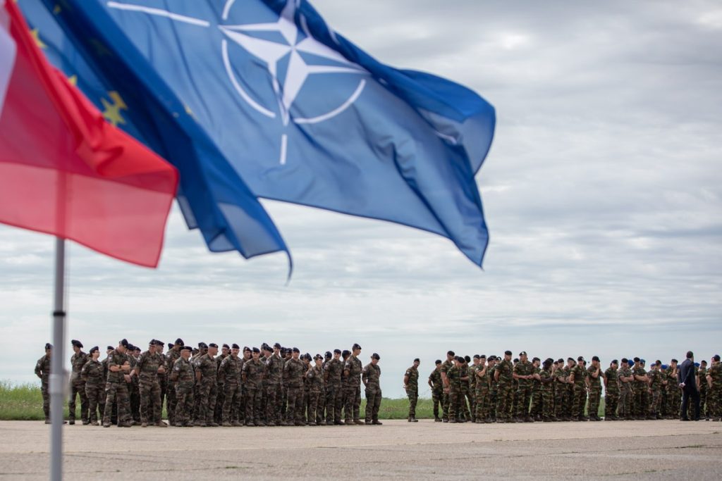 România marchează 22 de ani de aderare la NATO, într-un context de stabilitate și consolidare a securității naționale, context în care premierul Ilie Bolojan a transmis un mesaj de solidaritate și încredere
