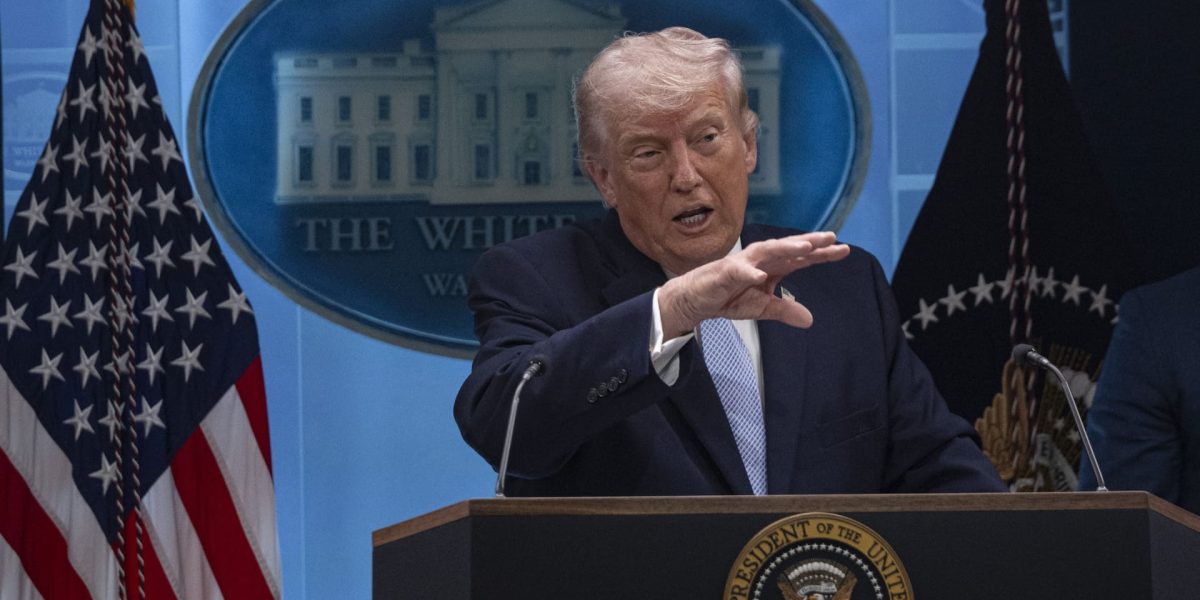 Trump, din nou cu ochii pe Groenlanda, pe fondul crizei Iranului și NATO