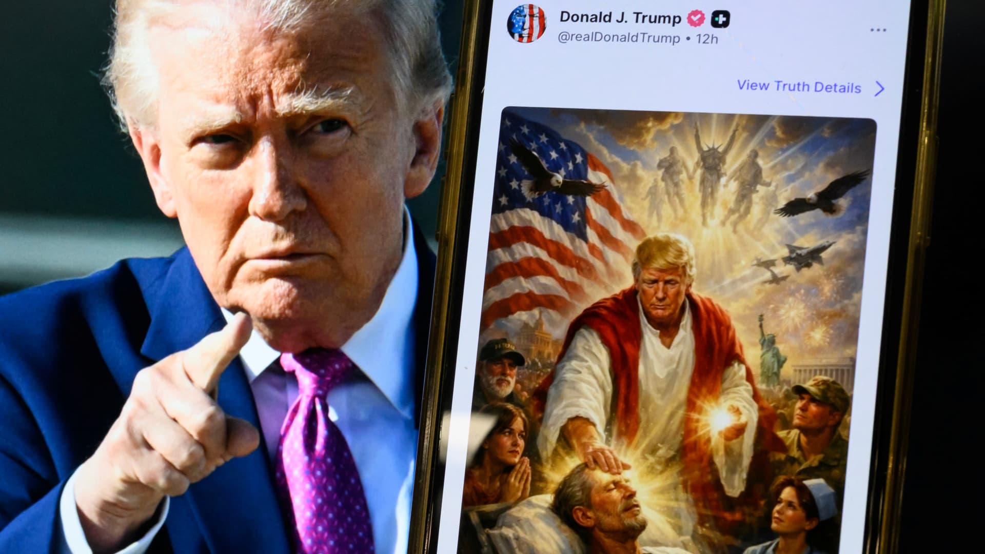 Trump, imagine șocantă cu el ca Iisus, ștearsă de pe Truth Social