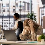 Epuizare severă? Cum iei concediu medical pentru burnout în România