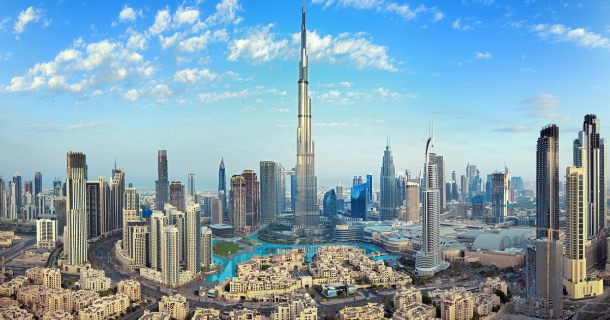 Emiratele Arabe Unite au atins o bornă istorică prin devenirea oficială a uneia dintre primele zece țări exportatoare de mărfuri la nivel mondial, conform celui mai recent raport al Organizației Mondiale a Comerțului (OMC), intitulat „Perspective și statistici privind comerțul mondial”