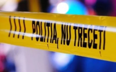 Tragedie într-un apartament de tip familial din Pitești: un copil de 12 ani a murit după ce a căzut de la etajul 4 Un copil de 12 ani instituționalizat într-un apartament de tip familial din Pitești a decedat luni, 6 aprilie, după ce a căzut de la etajul al patrulea al blocului în care locuia