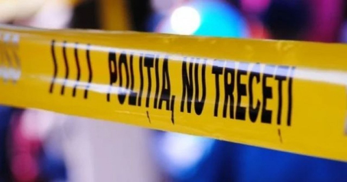Tragedie într-un apartament de tip familial din Pitești: un copil de 12 ani a murit după ce a căzut de la etajul 4 Un copil de 12 ani instituționalizat într-un apartament de tip familial din Pitești a decedat luni, 6 aprilie, după ce a căzut de la etajul al patrulea al blocului în care locuia