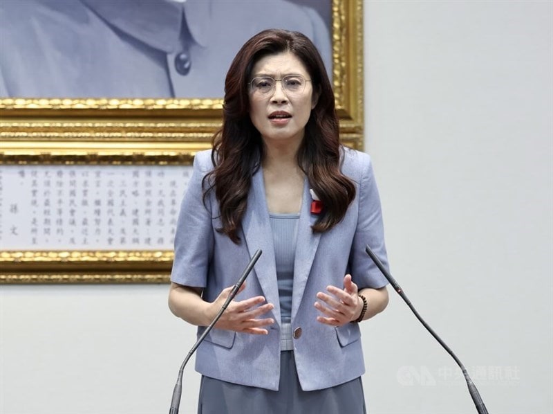 Șefa opoziției din Taiwan, la Beijing. Parlamentarii blochează bugetul Apărării