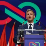 Viktor Orban rupe tăcerea pe Facebook, Magyar Peter anunță conferință