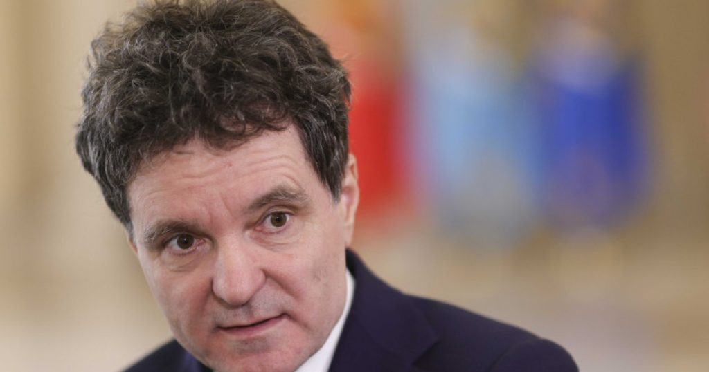 Premierul ideal al românilor: Sondajul Digi24 arată ce vor și ce așteaptă de la Nicușor Dan