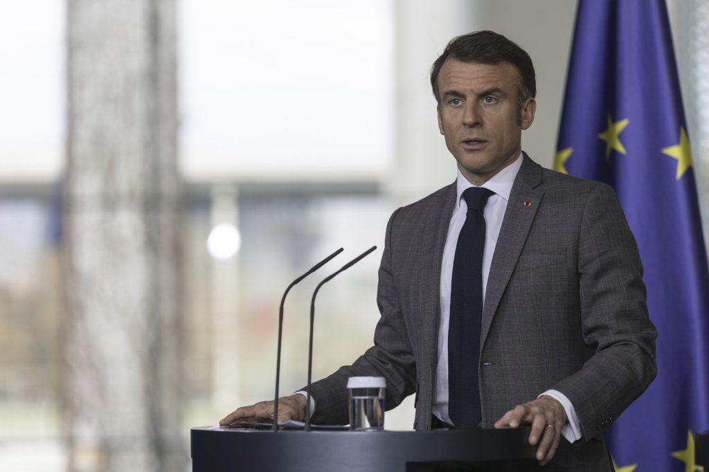 Macron lovește: Lege dură contra amestecului străin în alegeri