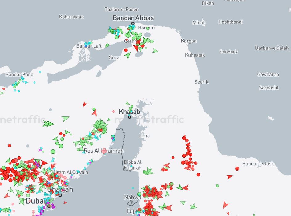 Teheranul amenință: Închide Strâmtoarea Ormuz dacă SUA nu ridică blocada