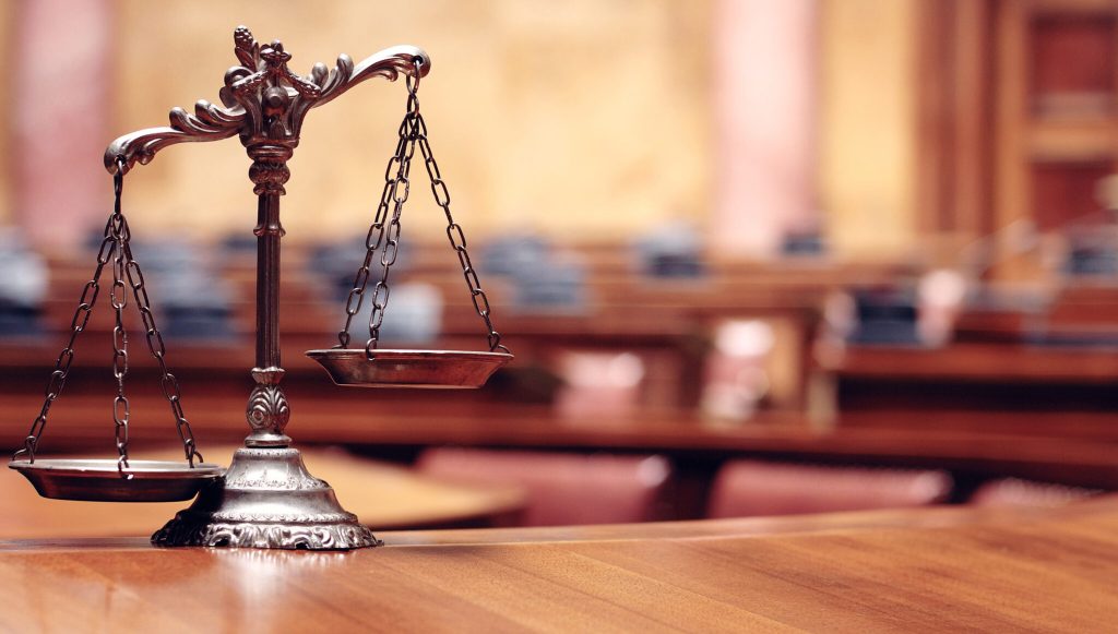 Afacerea statului: Boarfe, telefoane vechi și coadă de sapă în conturi