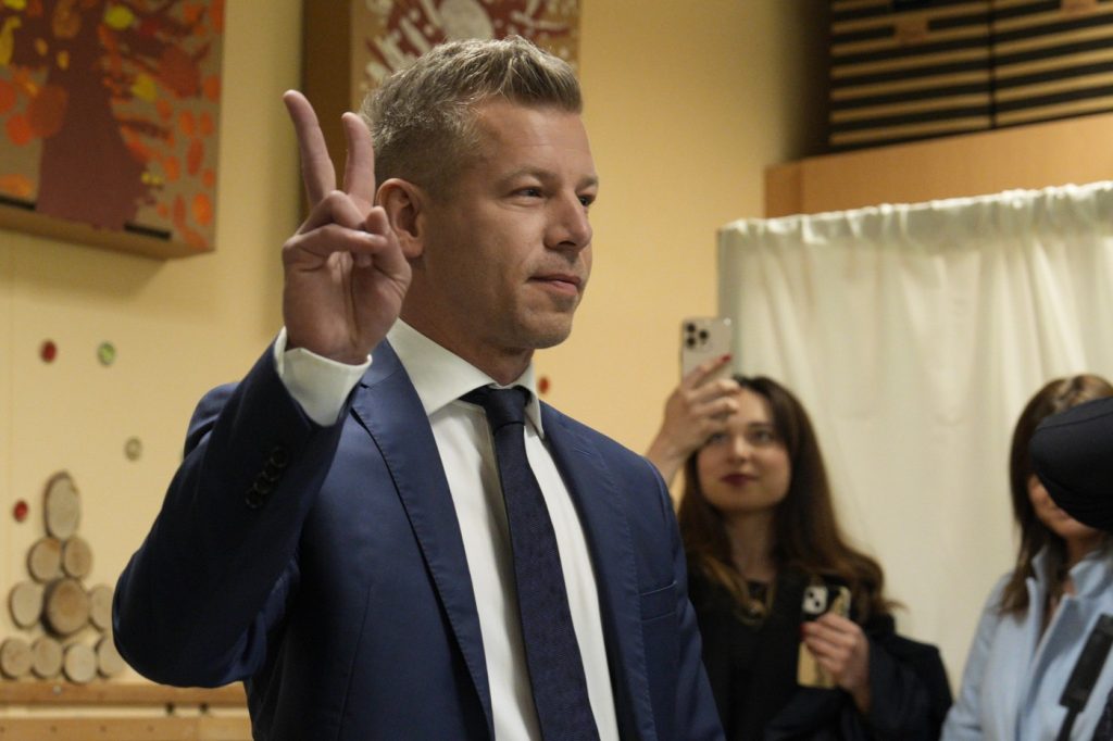 Peter Magyar cere ajutorul POLONIEI pentru relația cu UE. Bruxelles, presiuni pentru împrumut