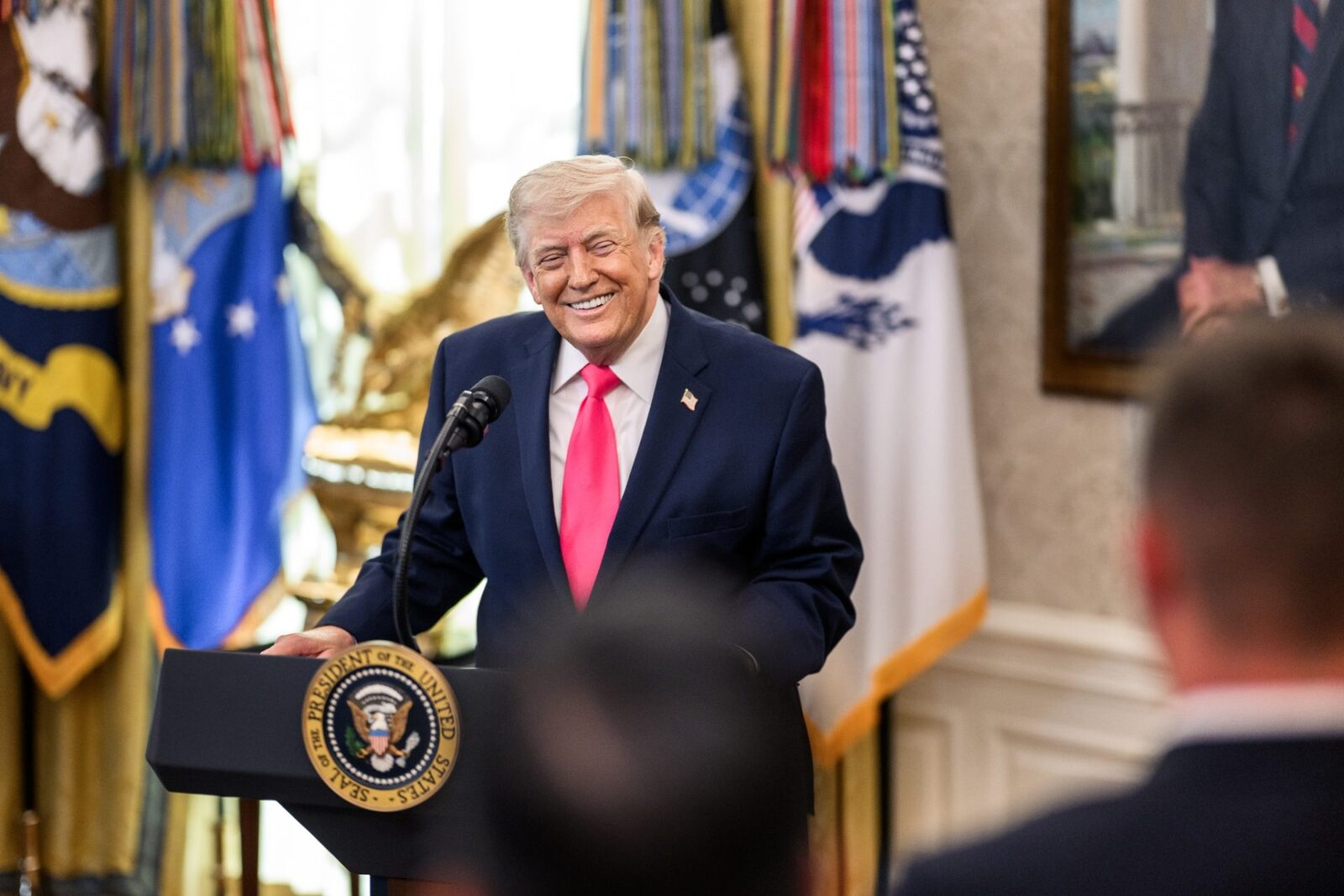 Trump, pe urmele psihedelicelor: ”Pot să iau și eu?”, întreabă fostul președinte