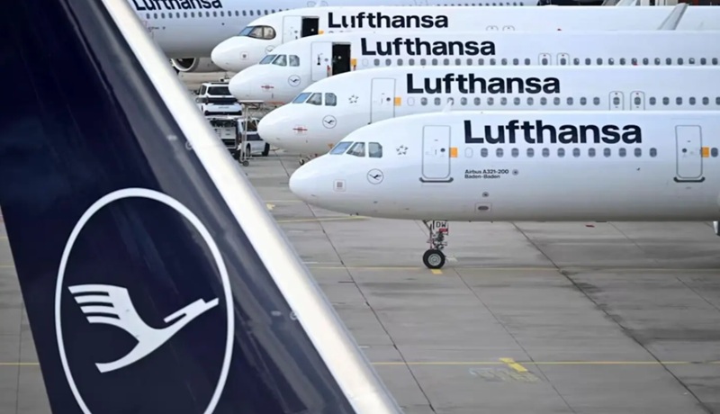 Lufthansa, lovită de scumpiri: Anulează 20.000 zboruri din cauza kerosenului
