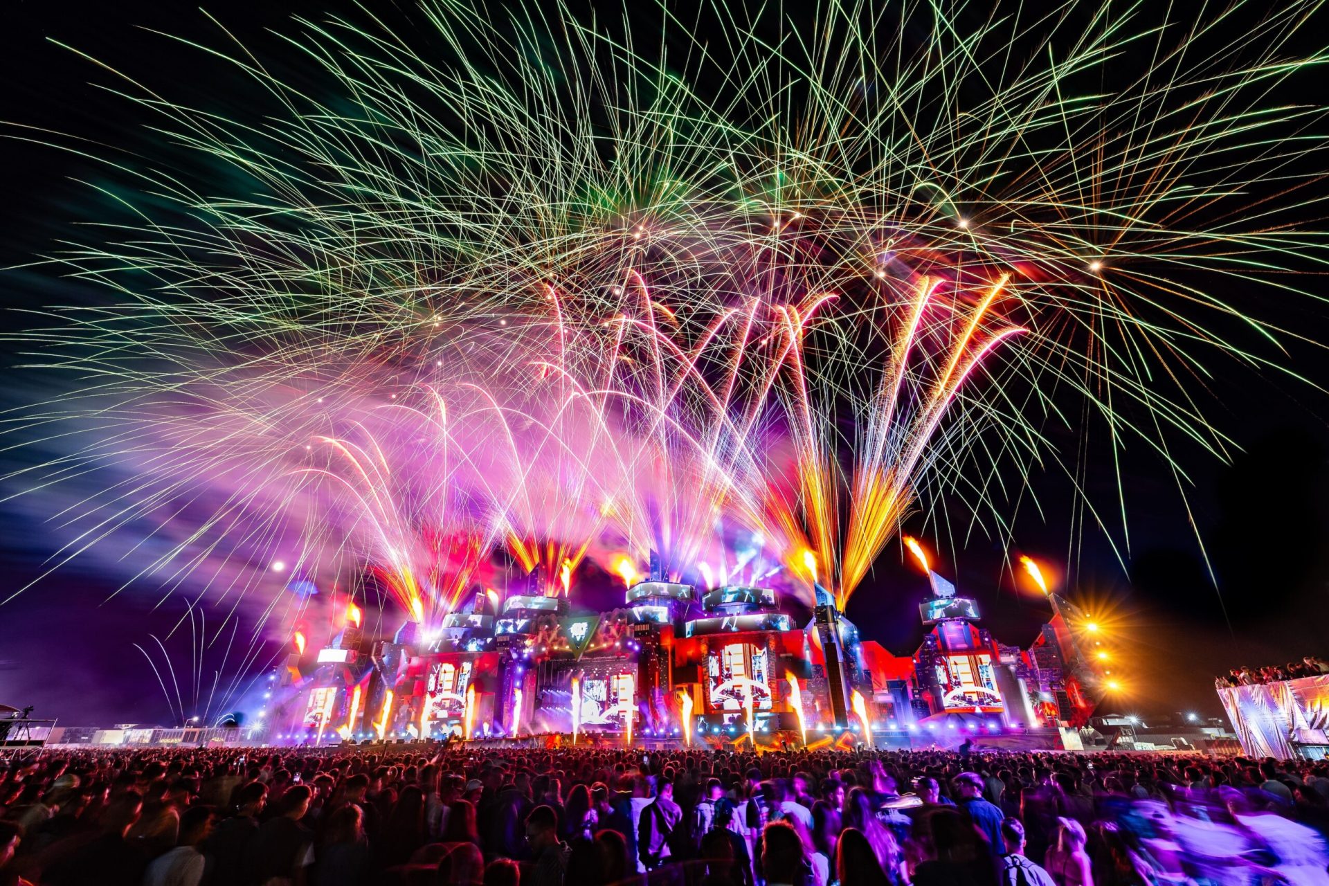 Pentru prima dată, un eveniment cultural dezvoltat în România generează o distribuție globală masivă fără intermedierea instituțiilor oficiale, construind o imagine pozitivă a țării prin muzică și experiențe unice