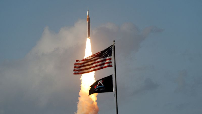 2026-04-01t223853z-984750167-rc2mgkaq7uuy-rtrmadp-3-space-moon-artemis.jpg - StiriAlese