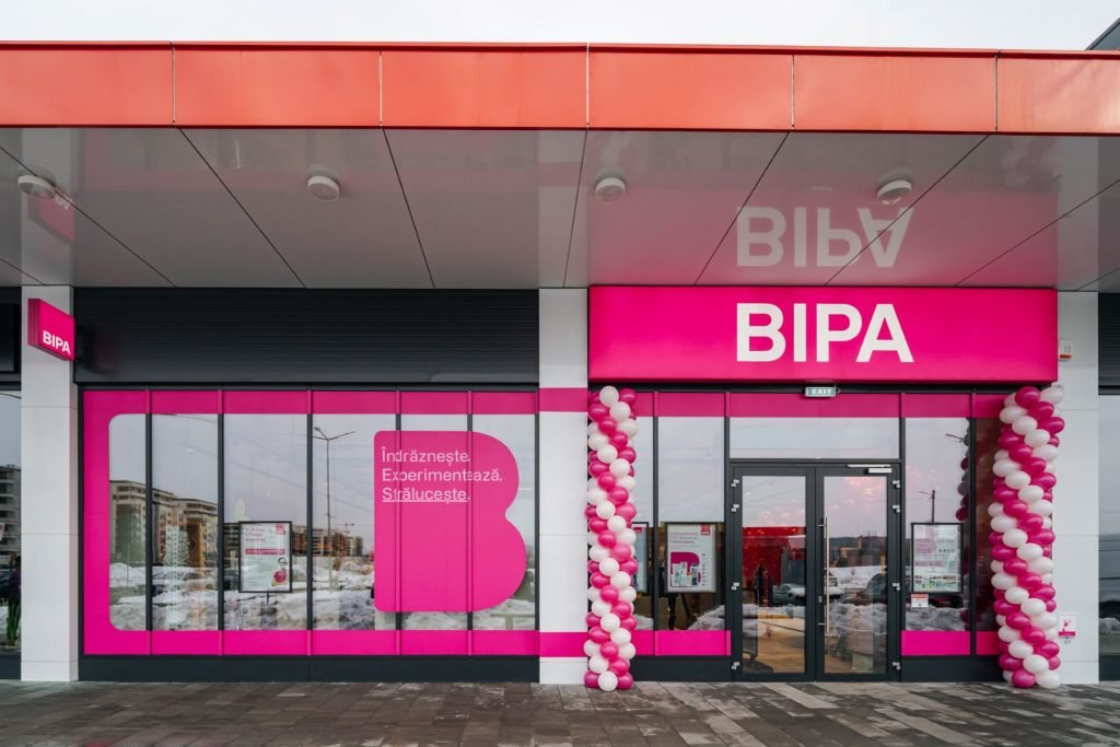 Extindere rapidă a rețelei BIPA în România După deschiderea a două magazine în România în acest an, BIPA își continuă planurile de expansiune agresivă, vizând alte opt locații noi
