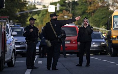 Polițiști suspendați după atacul din Kiev: Au fugit și au abandonat o victimă