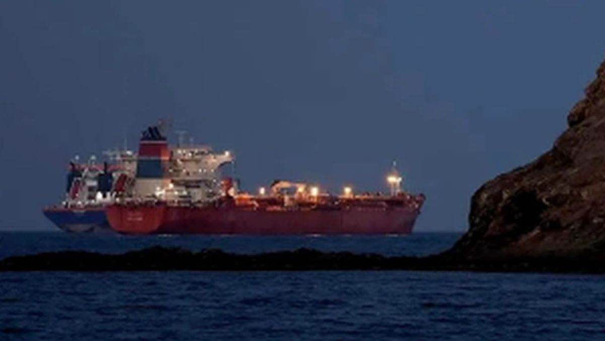 Armata iraniană a anunțat sâmbătă că navele irakiene pot tranzita liber Strâmtoarea Ormuz, o cale navigabilă critică pentru comerțul mondial, blocată aproape în totalitate de Teheran de la începutul escaladării conflictului în Orientul Mijlociu, în februarie