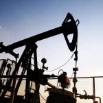 Petrolul, peste 100 dolari barilul după blocada porturilor IRANIENE