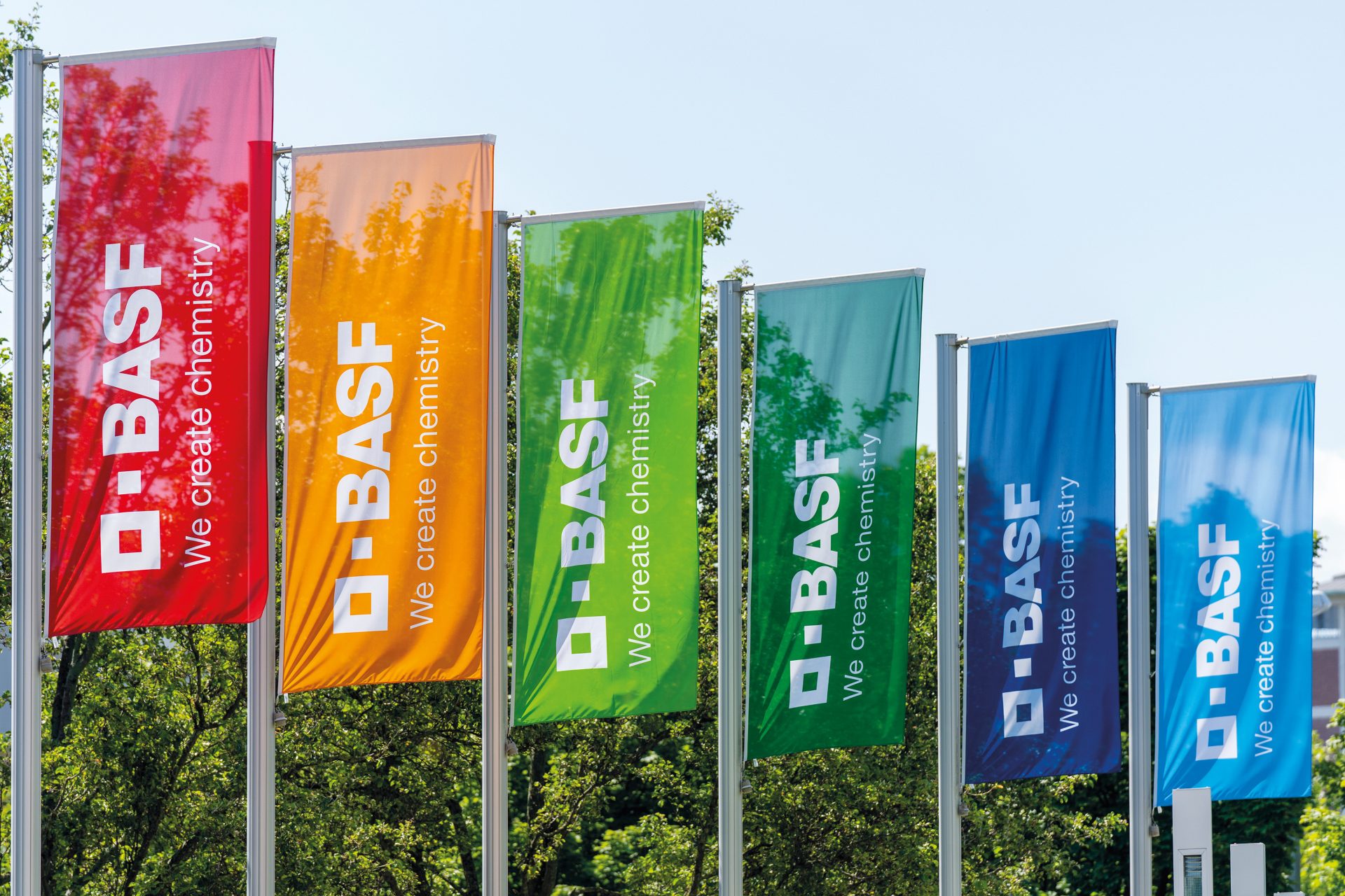 BASF Agricultural Solutions își extinde prezența în România, creând peste 50 de noi funcții la București BASF Agricultural Solutions, lider mondial în domeniul produselor pentru protecția plantelor, își diversifică activitatea în România prin stabilirea unui centru corporativ în capitală