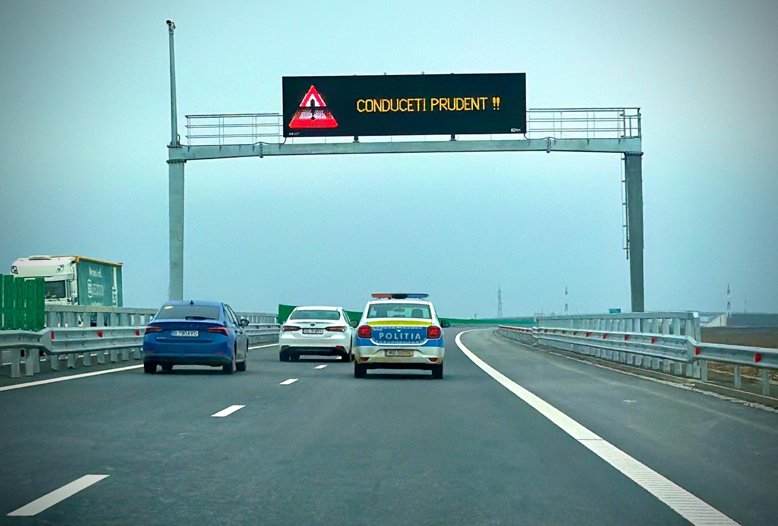 Trafic restricționat pe A7 și restricții de circulație de Paște pe mai multe drumuri naționale Traficul rutier va fi perturbat în această săptămână pe Autostrada A7 și pe mai multe drumuri naționale, din cauza unor lucrări și a restricțiilor instituite pentru sărbătorile pascale