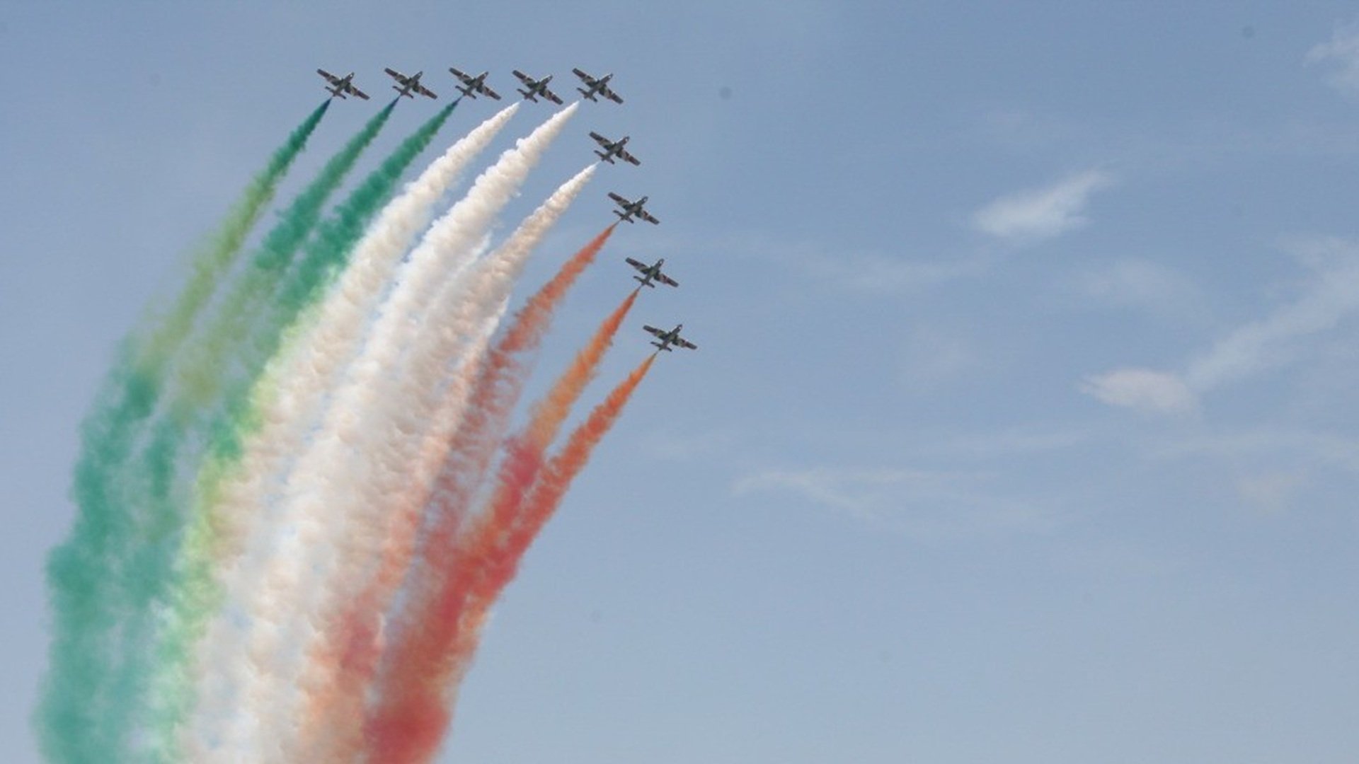 Frecce Tricolori revin la București: BIAS 2026 aduce spectacol aerian!