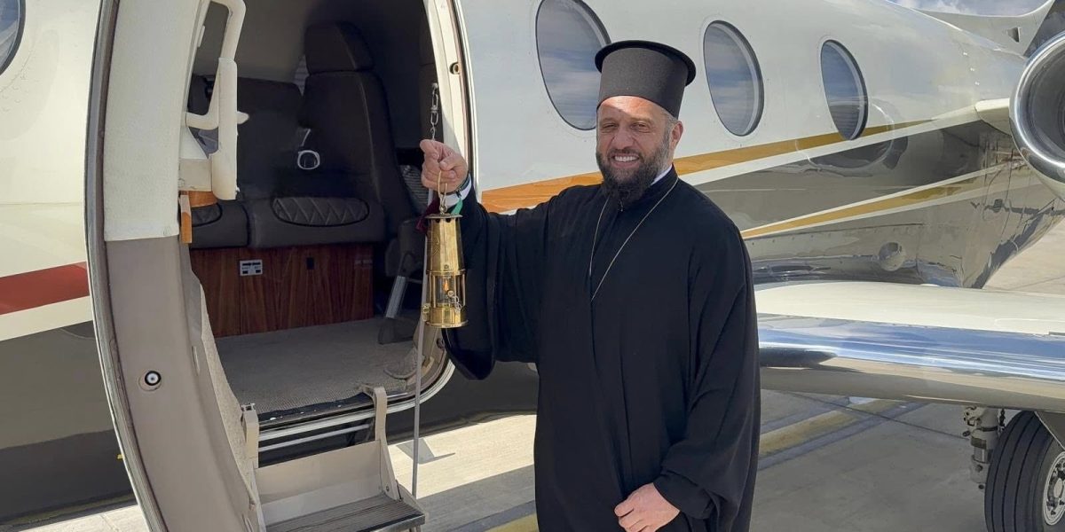 Lumina Sfântă a ajuns în România: Flăcările au poposit la București