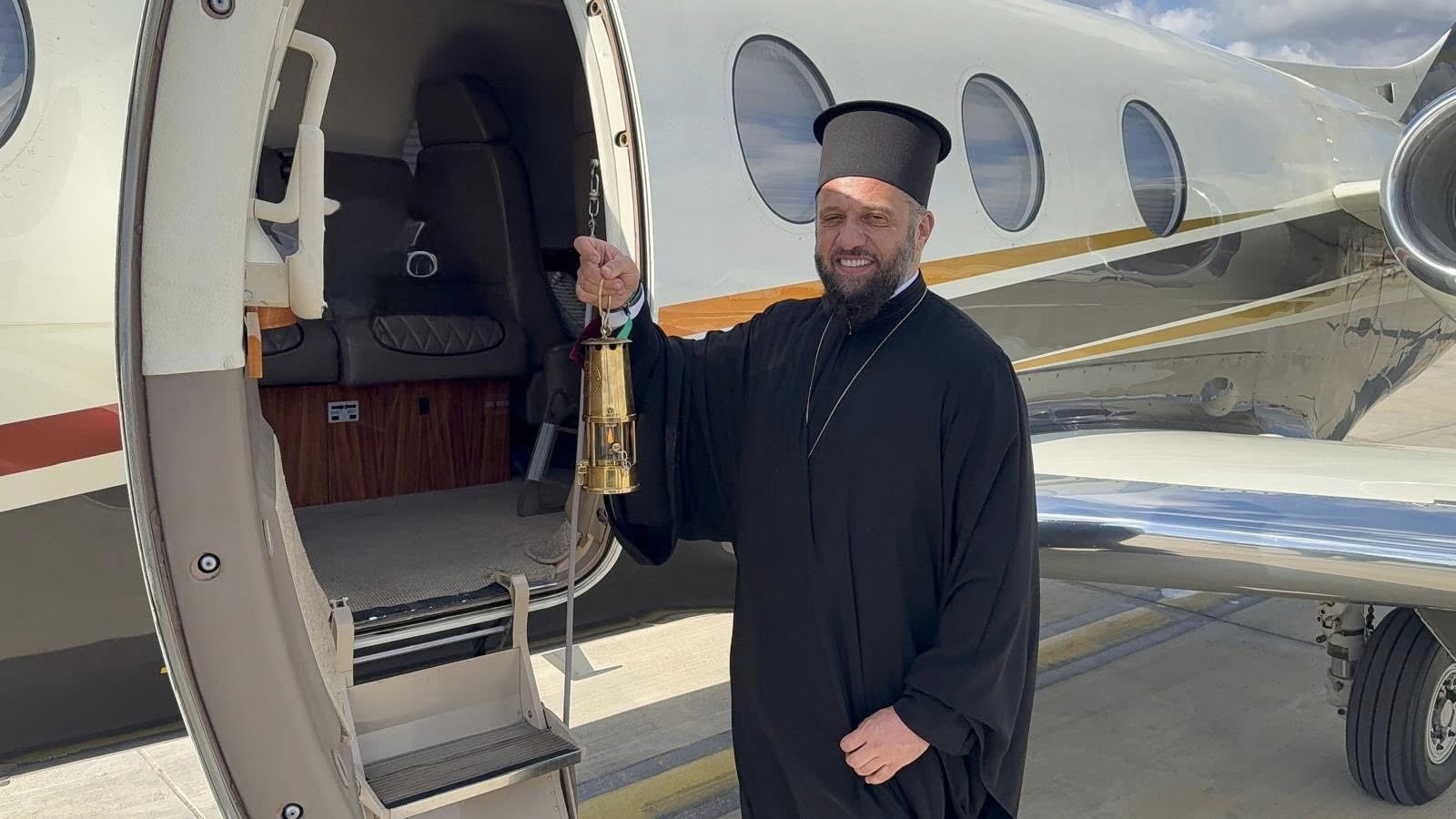 Lumina Sfântă a ajuns în România: Flăcările au poposit la București