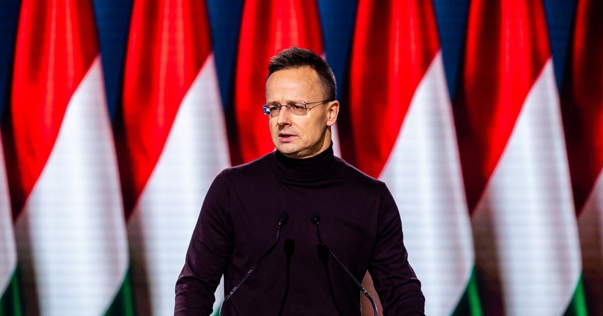 Szijjarto Peter, surprins lângã minister: A ajuns cu un microbuz