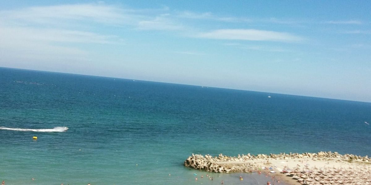 THR Marea Neagră vinde complexul hotelier Măgura din Eforie Sud pentru 2,5 milioane euro THR Marea Neagră, fosta EFO, a decis să vândă complexul hotelier Măgura din Eforie Sud pentru suma de 2,5 milioane de euro