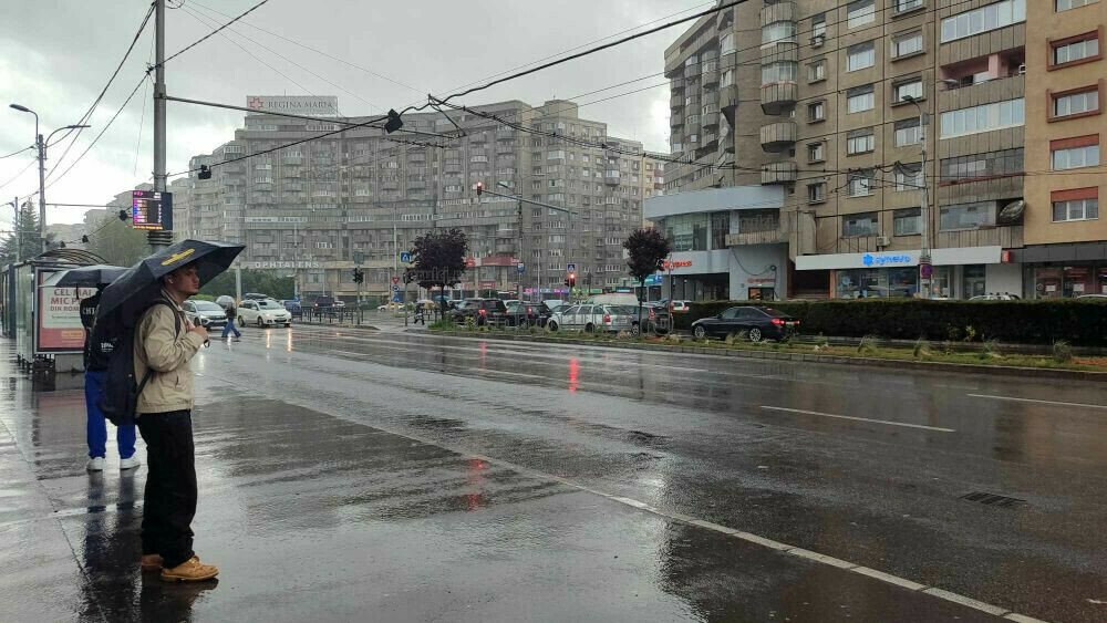 Vremea de vineri, 3 aprilie, în Cluj-Napoca s-a dovedit a fi una mohorâtă, cu temperaturi modeste și precipitații continue