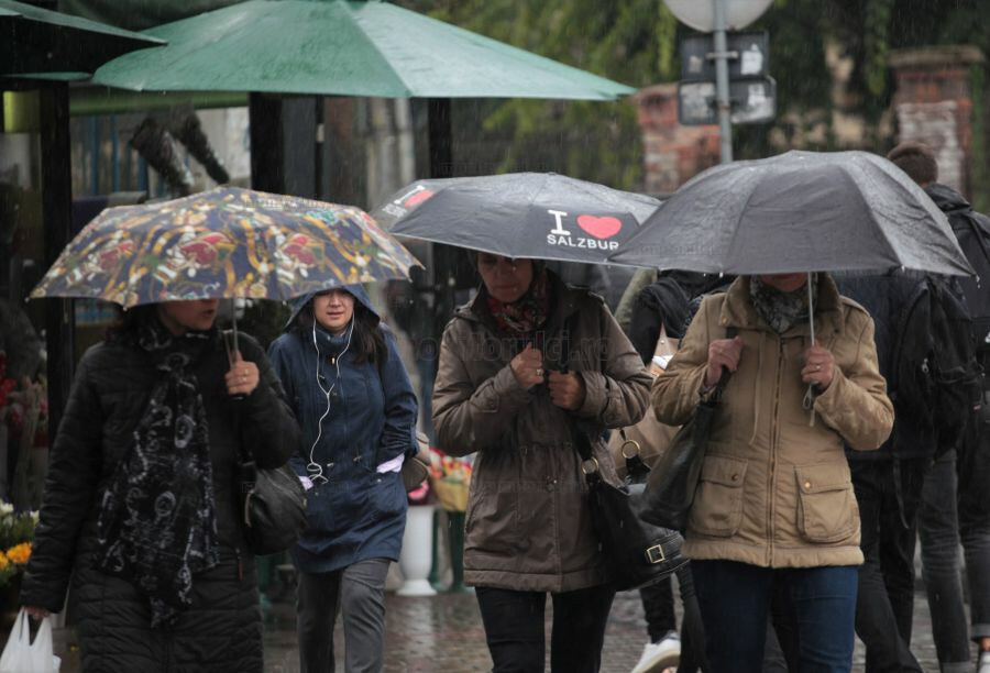 Vreme capricioasă la Cluj: Weekend cu ploi și temperaturi instabile