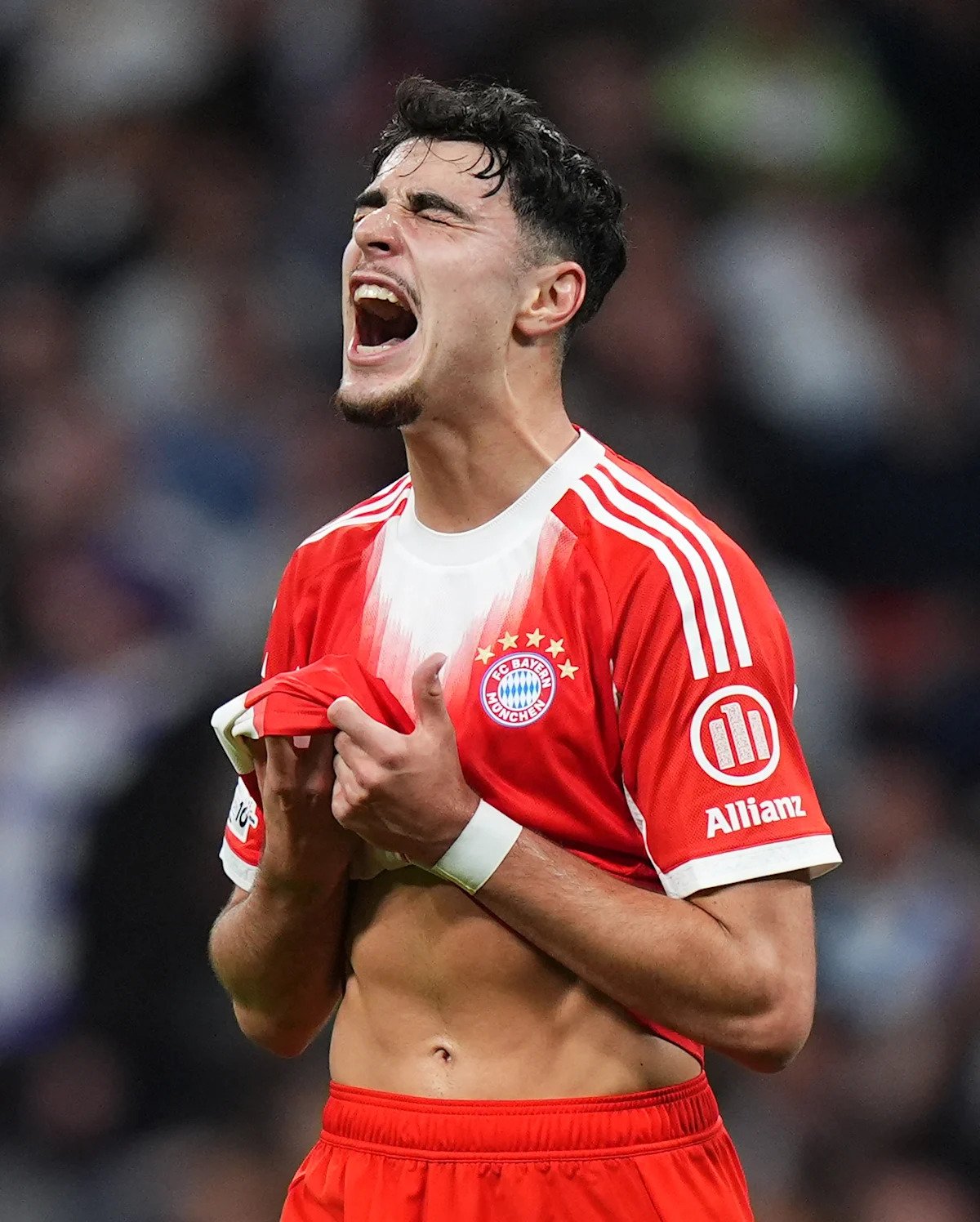 Aleksandar Pavlović, mijlocașul lui Bayern München, nu se mulțumește cu puțin După victoria cu 2-1 a lui Bayern München în Champions League împotriva Real Madrid, Aleksandar Pavlović a intrat imediat în modul de autoevaluare