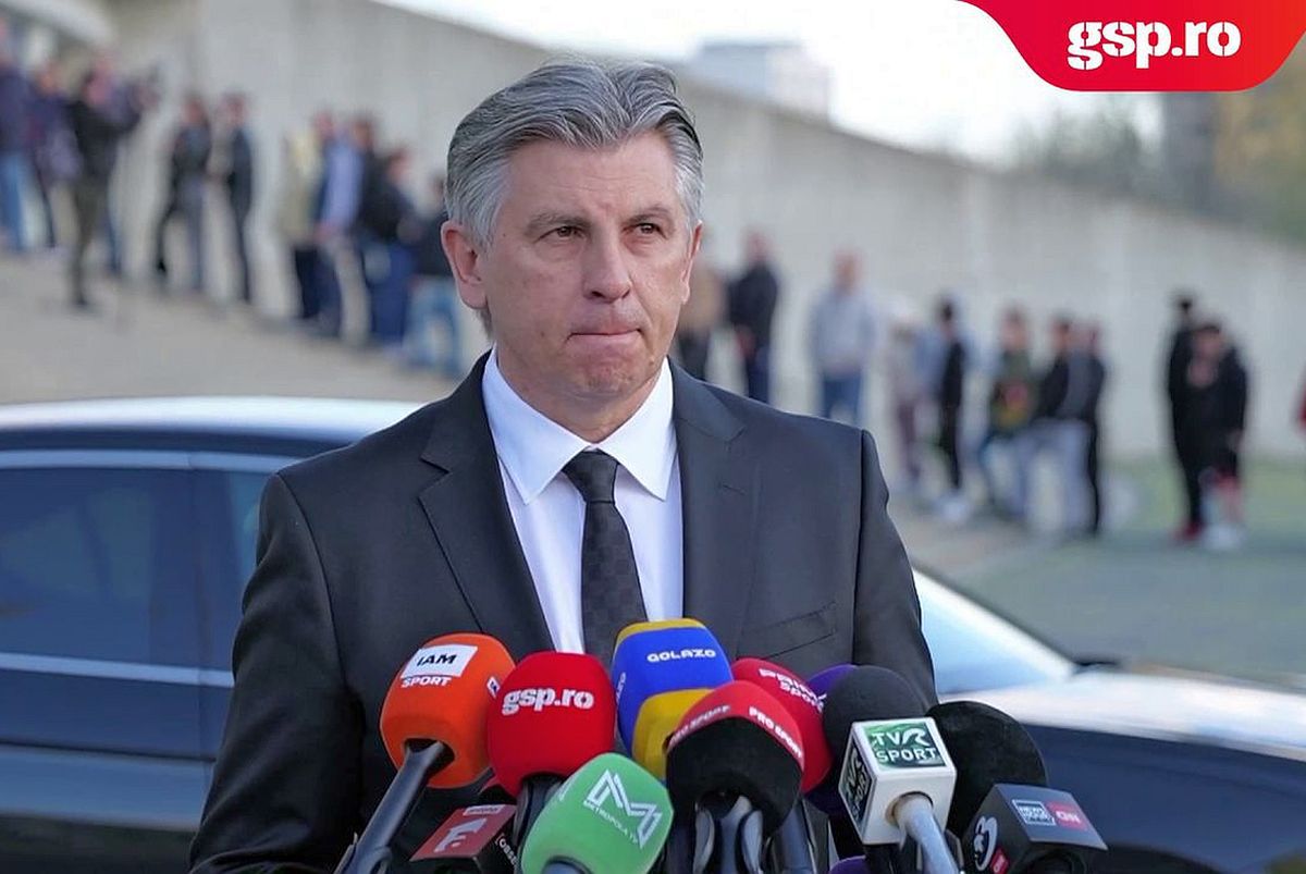 Fostul fotbalist Ionuț Lupescu a adus un omagiu emoționant antrenorului Mircea Lucescu la priveghiul acestuia, desfășurat astăzi la Arena Națională din București
