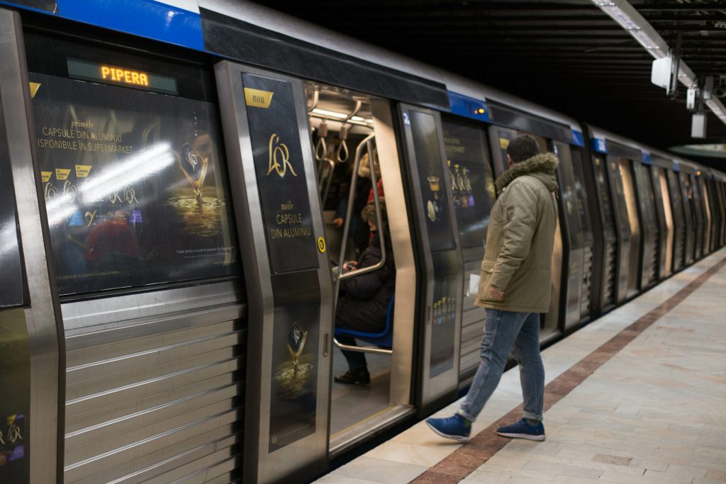 Revoltă la București: Metroul, motiv de protest. Peste 11.500 de oameni, în stradă