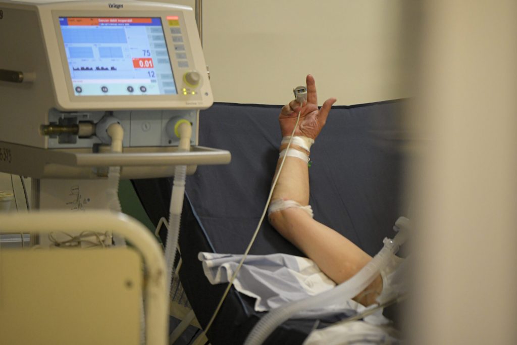 Mutație genetică: Pacient HIV vindecat complet după transplant