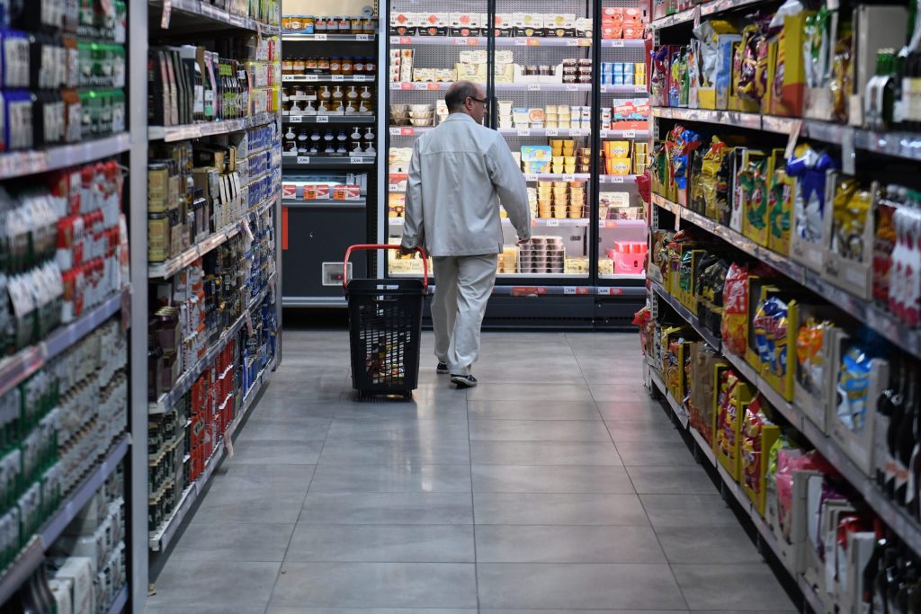 Program Redus și Închis în Magazine de Paște Magazinele din România își ajustează programul de funcționare cu ocazia sărbătorilor Pascale, multe dintre ele urmând să aibă program redus în Sâmbăta Mare și să fie închise în prima zi de Paște