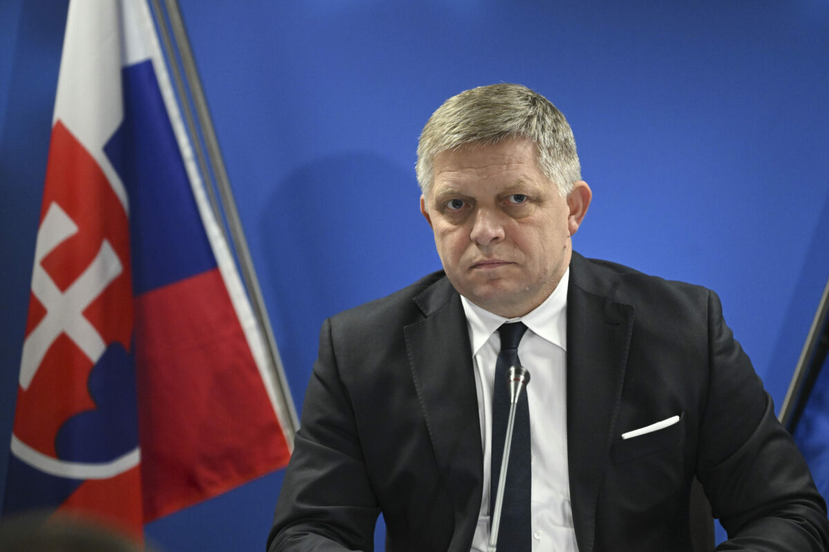 Două țări UE îi interzic premierului slovac zborul spre Moscova