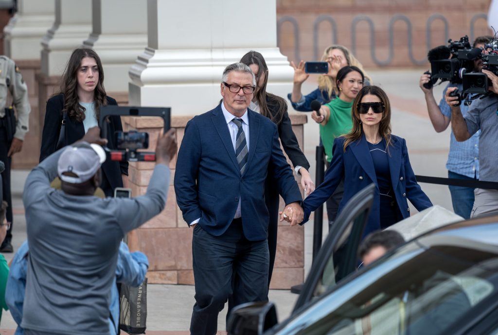 A început procesul lui Alec Baldwin: Westernul Rust, umbrit de moarte