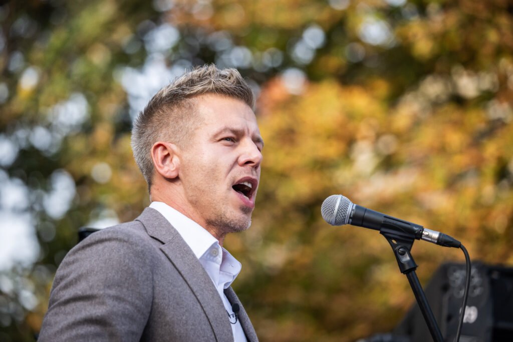 Ministrul ungar de Externe, gest șocant: Distruge documente UE!